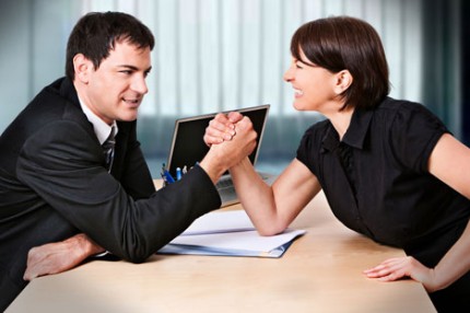 Woman-arm-wrestling-PhotoX